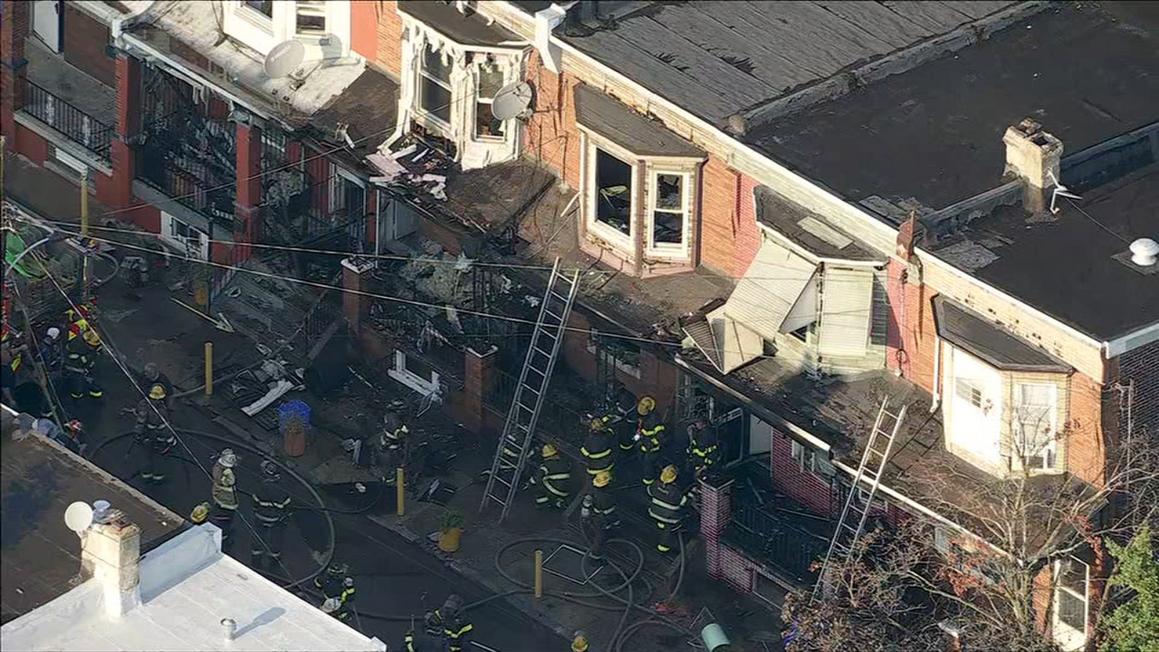 Bảy người bị thương trong vụ cháy ở Philadelphia 1 17506394 081125 wpvi reach street fire raw chopper video vid