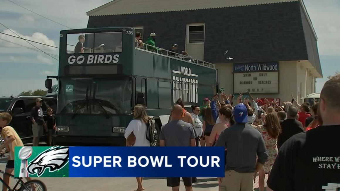 17706658 083125 wpvi eagles cheerleaders mascot kick off bus tour with legend brandon graham vid