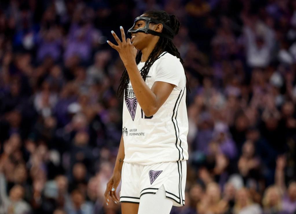 Valkyries Tái Sức Mạnh, Hạ Gục Sun Trên Sân Nhà 1 BNG L VALKYRIES 0812 20