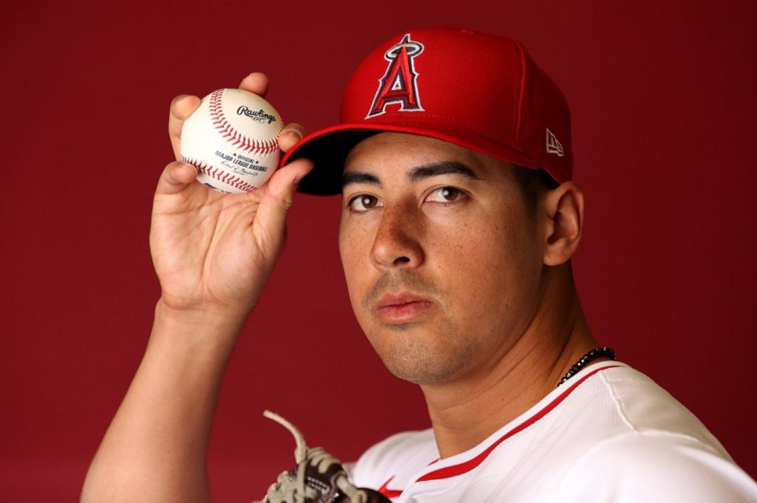 Robert Stephenson của Angels lạc quan về việc trở lại trong tháng Tám 1 GettyImages 2030776428