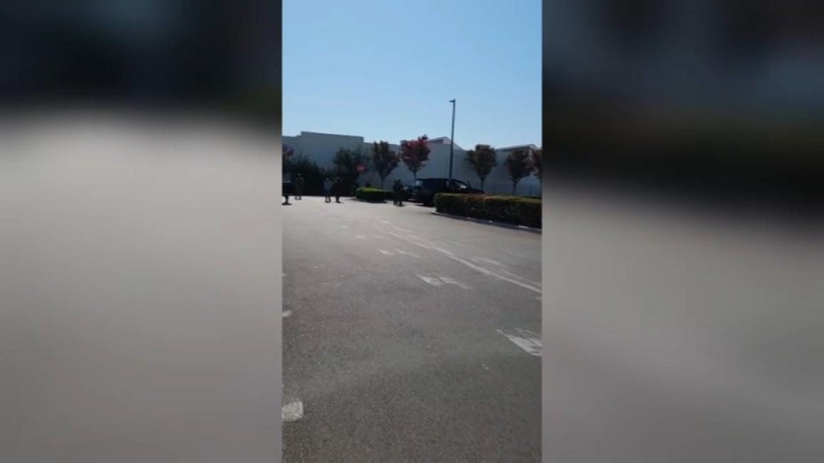 20 Nhân Công Ngày Bị Giữ Bên Ngoài Home Depot ở North Hollywood 1 home depot noho raid 81125