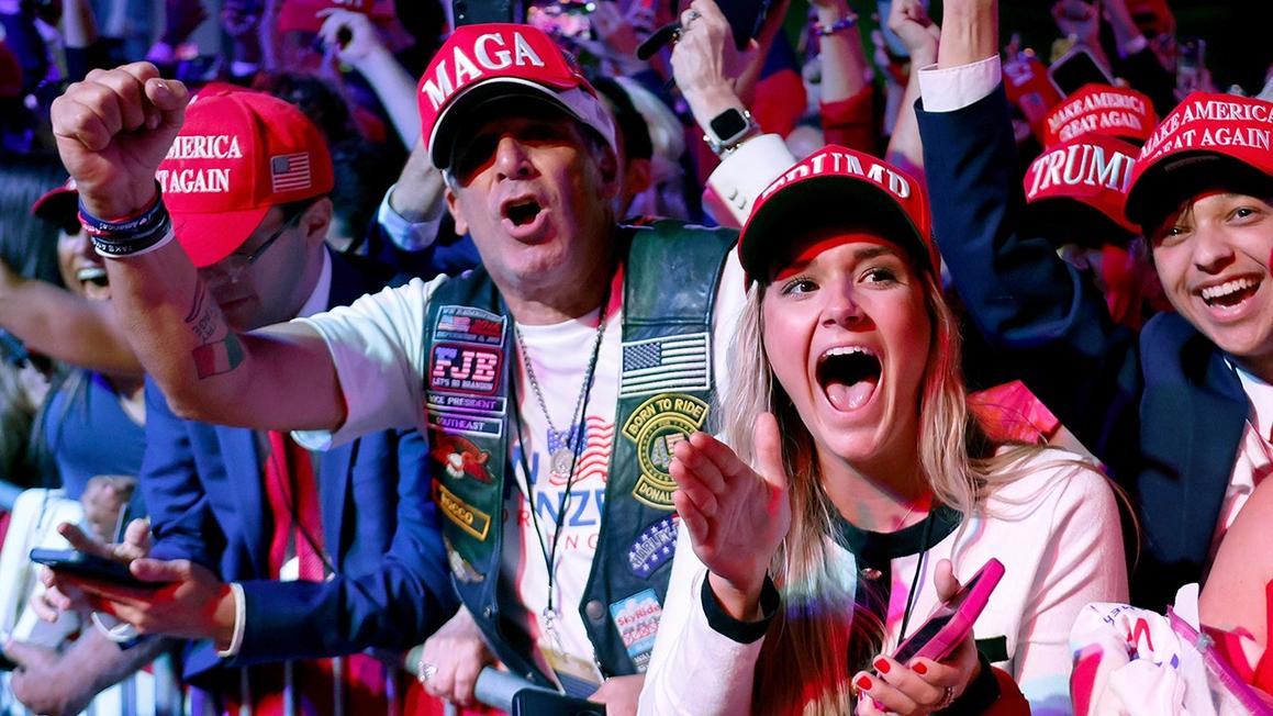 Ngôi Sao Truyền Hình Thực Tế Kêu Gọi Cấm Cửa Cử Tri Trump 1 maga voters celebrating