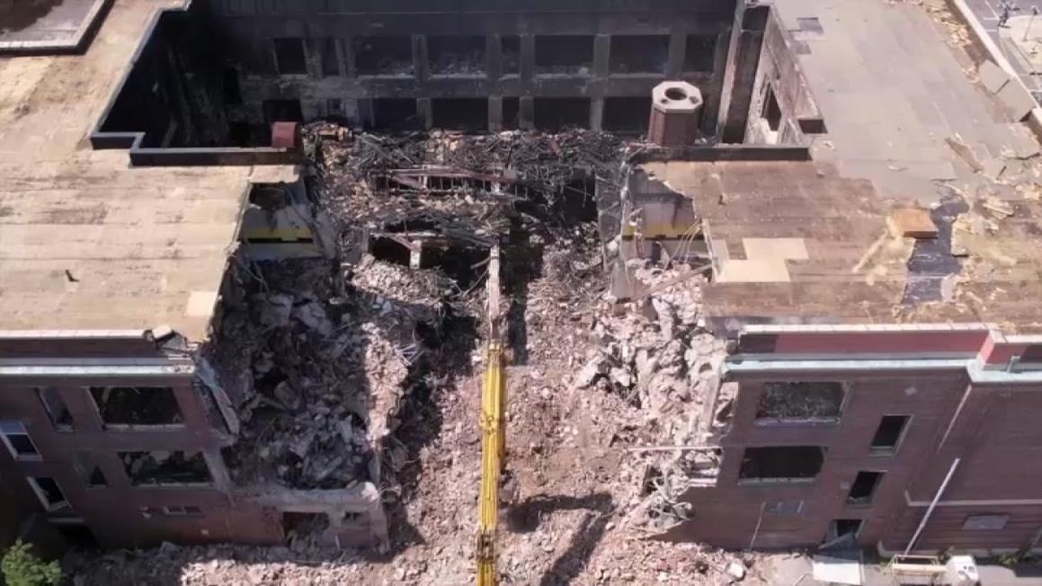 Trường học lịch sử ở New Jersey bị phá dỡ khẩn cấp sau vụ cháy 1 nj ave school