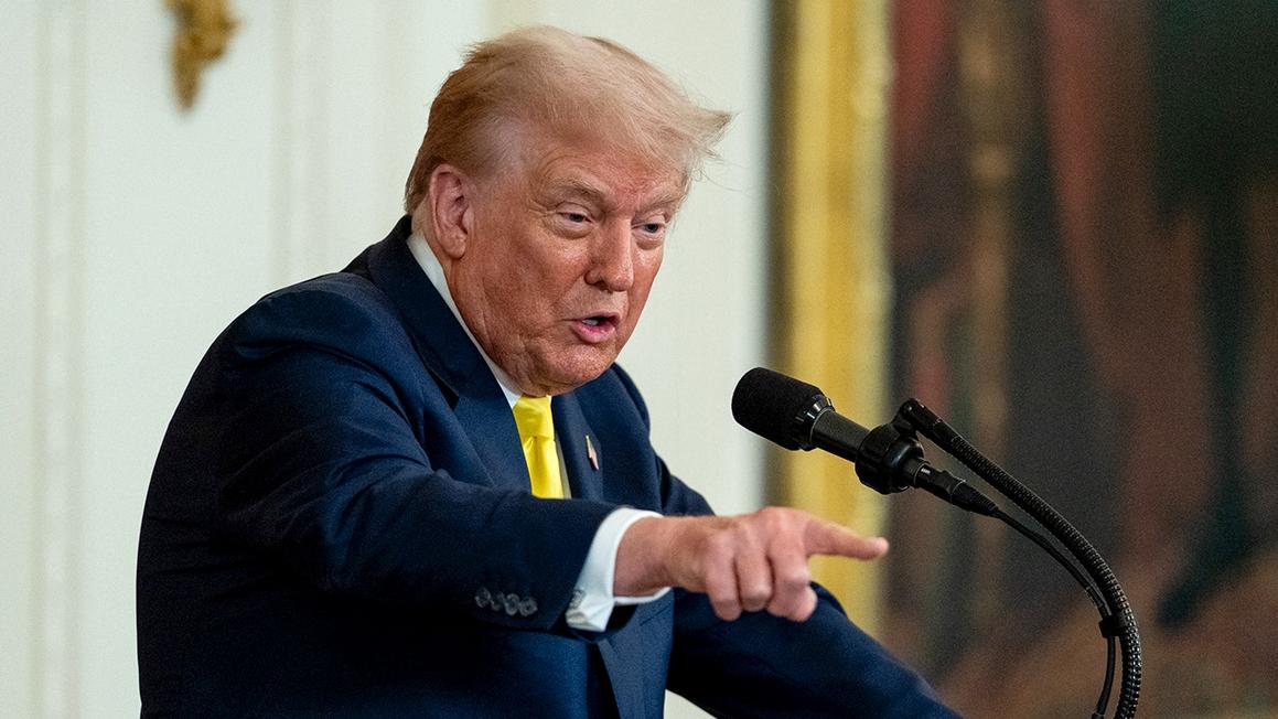 president donald trump pointing