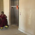 Cơ quan quản lý Texas can thiệp vụ thang máy chung cư người cao tuổi Sugar Land hỏng nhiều tháng