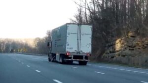 Tai nạn thảm khốc ở Texas: Chính quyền liên bang siết chặt cấp phép lái xe tải 22 Tai nạn thảm khốc ở Texas: Chính quyền liên bang siết chặt cấp phép lái xe tải