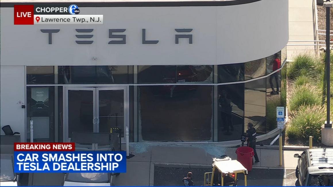 17723324 090225 wpvi tesla dealership crash 4pm CC vid