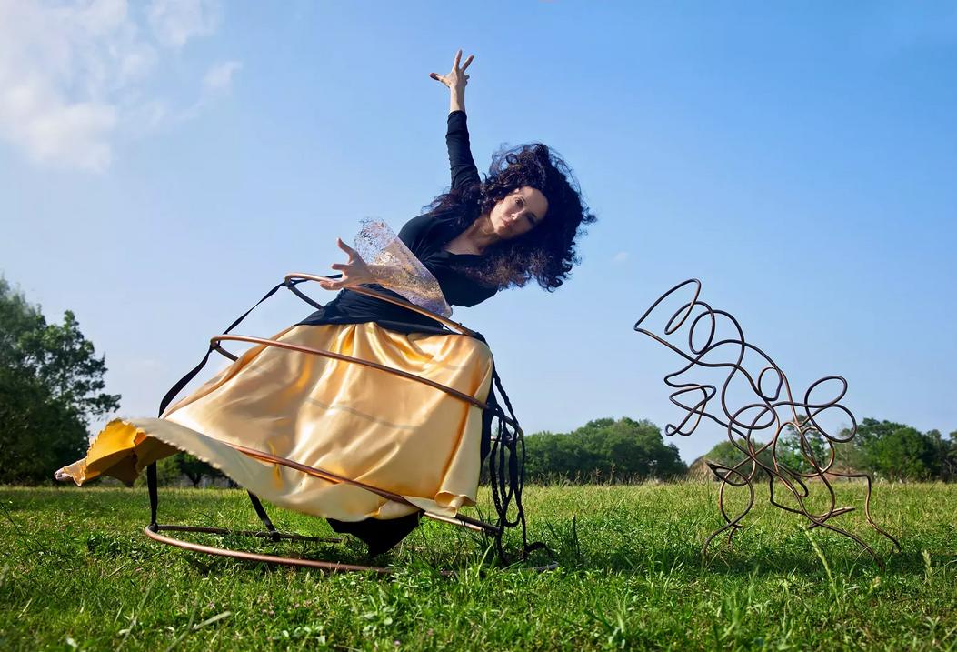 Kiến trúc sư Shahzia Sikander's "Witness" truyền cảm hứng cho vũ điệu trên không và nghệ thuật thị giác trong buổi trình diễn 'Testimony' 1 6degrees mishapenton photoby rcaseres1