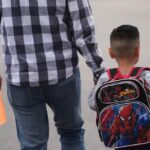 Giáo viên kiện chính quyền Trump vì trấn áp di trú 18 Giáo viên kiện chính quyền Trump vì trấn áp di trú