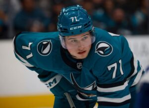 Celebrini trở lại tập luyện đầy đủ khi Sharks ra mắt đội hình Power Play mới 7 Celebrini trở lại tập luyện đầy đủ khi Sharks ra mắt đội hình Power Play mới