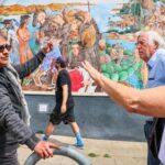 Bức tranh tường ở Oakland mô tả nạn diệt chủng của người Mỹ bản địa bị phá hoại, gây tranh cãi gay gắt.