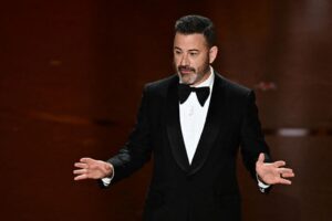 Thư gửi tòa soạn: Chiến dịch kiểm duyệt của ông Trump nhắm đến Jimmy Kimmel 15 Thư gửi tòa soạn: Chiến dịch kiểm duyệt của ông Trump nhắm đến Jimmy Kimmel