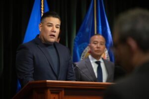 Ủy viên Bảo hiểm California đề xuất quy định bảo hiểm, bị chỉ trích là 'trả thù' 6 Ủy viên Bảo hiểm California đề xuất quy định bảo hiểm, bị chỉ trích là ‘trả thù’