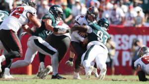 Hàng phòng ngự Eagles tỏa sáng trong trận thắng Buccaneers 7 Hàng phòng ngự Eagles tỏa sáng trong trận thắng Buccaneers