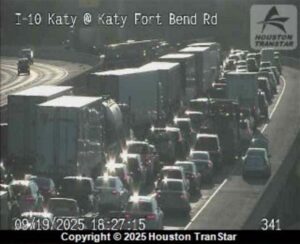 Nhiều làn đường hướng Tây trên Xa lộ Katy bị đóng sau tai nạn 26 Nhiều làn đường hướng Tây trên Xa lộ Katy bị đóng sau tai nạn