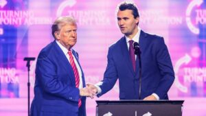 Tổng Thống Donald Trump và phong trào MAGA tưởng niệm Charlie Kirk 9 Tổng Thống Donald Trump và phong trào MAGA tưởng niệm Charlie Kirk