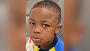 Cảnh sát Philadelphia tìm kiếm bé trai mất tích ở Trung tâm Thành phố 3 Cảnh sát Philadelphia tìm kiếm bé trai mất tích ở Trung tâm Thành phố