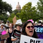 Brownstein: Nỗ lực của Trump nhằm nghiêng cán cân bầu cử giữa kỳ lớn hơn việc phân chia lại Texas