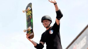 Ván trượt của Tony Hawk lập kỷ lục đấu giá với 1,15 triệu USD 3 Ván trượt của Tony Hawk lập kỷ lục đấu giá với 1,15 triệu USD