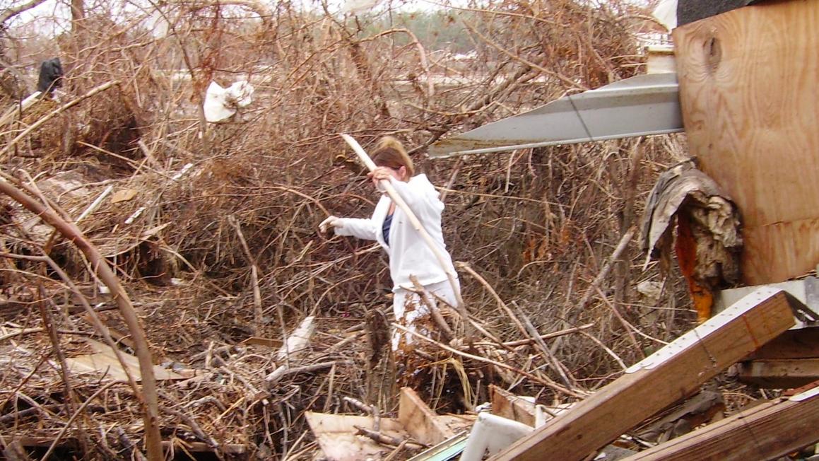 debris buras la