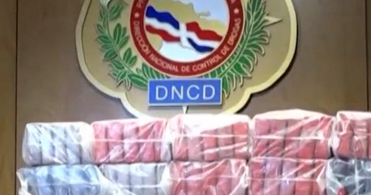 Cộng Hòa Dominican Tịch Thu Cocaine Từ Thuyền Venezuela 1 f vert brk dr cocaine bust 250923.00 00 17 10.Still002
