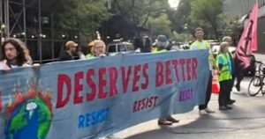 Người Biểu Tình Tập Trung Bên Ngoài Liên Hiệp Quốc Trước Bài Phát Biểu của Tổng Thống Donald Trump 20 Người Biểu Tình Tập Trung Bên Ngoài Liên Hiệp Quốc Trước Bài Phát Biểu của Tổng Thống Donald Trump