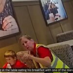 Bé trai 5 tuổi ở Florida tự đi bộ đến Chick-fil-A một mình