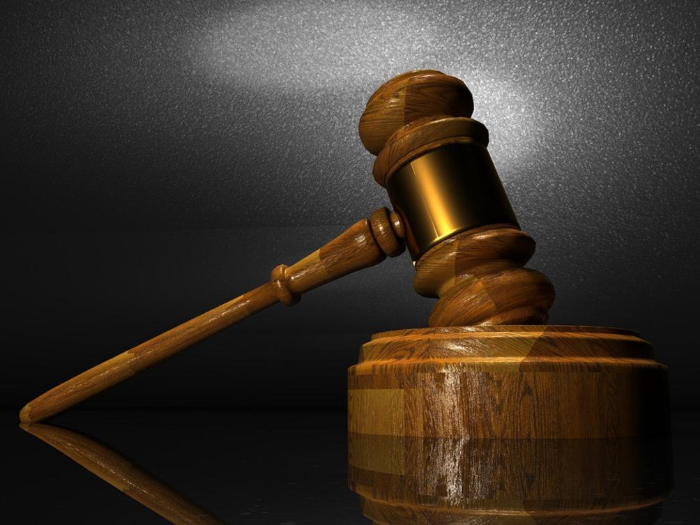 gavel 1