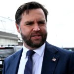 JD Vance đối đầu với người dùng mạng xã hội chỉ trích ông Trump về các vụ giết người của băng đảng 5 JD Vance đối đầu với người dùng mạng xã hội chỉ trích ông Trump về các vụ giết người của băng đảng