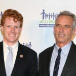 Joe Kennedy III chỉ trích nặng nề người anh em họ Robert F. Kennedy Jr. sau điều trần tại Thượng viện