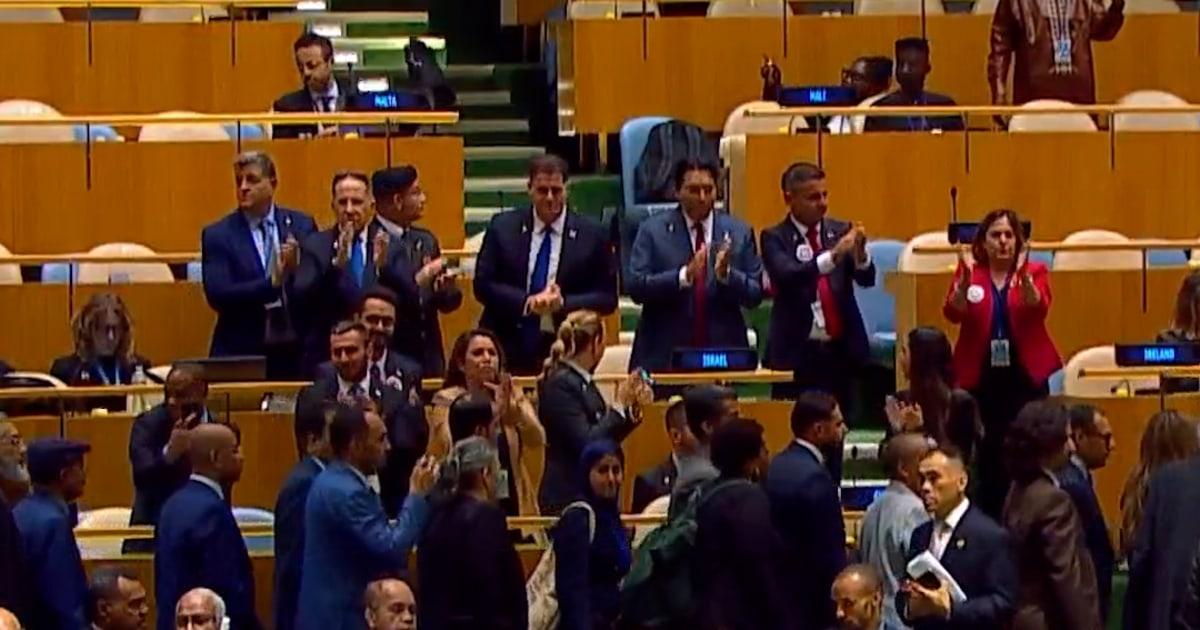 Thủ Tướng Netanyahu Đối Mặt Biểu Tình Lớn Tại Liên Hiệp Quốc 1 netanyahuwalk gjnbym