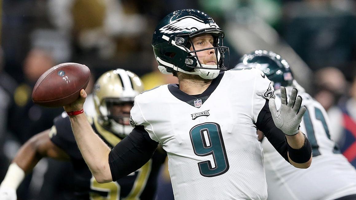 Nick Foles nhờ AI nhập môn bóng bầu dục ảo 1 nick foles in action saints eagles
