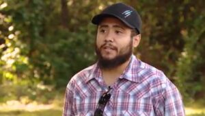 Người tốt bụng cứu tài xế khỏi xe bốc cháy trên đường Grand Parkway 25 Người tốt bụng cứu tài xế khỏi xe bốc cháy trên đường Grand Parkway