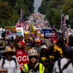 Hàng ngàn người biểu tình phản đối 'sự chiếm đóng' của Tổng Thống Trump tại D.C. 6 Hàng ngàn người biểu tình phản đối ‘sự chiếm đóng’ của Tổng Thống Trump tại D.C.