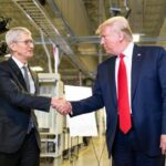 Tim Cook ca ngợi Tổng Thống Trump về ‘khả năng lãnh đạo và tập trung vào đổi mới’