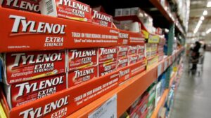 Cổ phiếu nhà sản xuất Tylenol phục hồi sau tuyên bố vô căn cứ của Tổng Thống Donald Trump về an toàn thuốc 11 Cổ phiếu nhà sản xuất Tylenol phục hồi sau tuyên bố vô căn cứ của Tổng Thống Donald Trump về an toàn thuốc