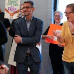 Niềm vui vỡ òa khi tu sĩ gốc Ai Cập ở Cincinnati được thả khỏi trại tạm giam di trú 30 Niềm vui vỡ òa khi tu sĩ gốc Ai Cập ở Cincinnati được thả khỏi trại tạm giam di trú