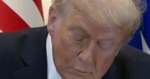 Tổng Thống Trump đánh dấu 'khởi đầu mới' tại Knesset của Israel 14 Tổng Thống Trump đánh dấu ‘khởi đầu mới’ tại Knesset của Israel