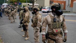 Thẩm phán liên bang chặn Tổng Thống Donald Trump điều quân đến Oregon 2 Thẩm phán liên bang chặn Tổng Thống Donald Trump điều quân đến Oregon