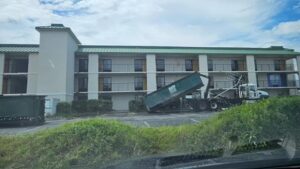 Gia Đình Đặt Khách Sạn Trực Tuyến Tại North Carolina, Đến Nơi Mới Biết Khách Sạn Đã Đóng Cửa Vĩnh Viễn 2 Gia Đình Đặt Khách Sạn Trực Tuyến Tại North Carolina, Đến Nơi Mới Biết Khách Sạn Đã Đóng Cửa Vĩnh Viễn