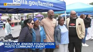 Cựu sao Eagles Malcolm Jenkins tổ chức 'Get Ready Fest' tại West Oak Lane 25 Cựu sao Eagles Malcolm Jenkins tổ chức ‘Get Ready Fest’ tại West Oak Lane