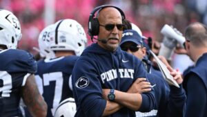 Huấn luyện viên James Franklin bị sa thải sau 12 mùa giải tại Penn State 3 Huấn luyện viên James Franklin bị sa thải sau 12 mùa giải tại Penn State