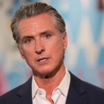 Thống Đốc Newsom Ký Dự Luật Gây Tranh Cãi Cho Phép Thân Nhân Chăm Sóc Trẻ Em Nếu Phụ Huynh Bị Trục Xuất 31 Thống Đốc Newsom Ký Dự Luật Gây Tranh Cãi Cho Phép Thân Nhân Chăm Sóc Trẻ Em Nếu Phụ Huynh Bị Trục Xuất