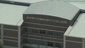 Một số trường cao đẳng cộng đồng tại Texas gỡ bỏ tài liệu khóa học giữa lúc có áp lực giới hạn thảo luận về bản dạng giới 7 Một số trường cao đẳng cộng đồng tại Texas gỡ bỏ tài liệu khóa học giữa lúc có áp lực giới hạn thảo luận về bản dạng giới