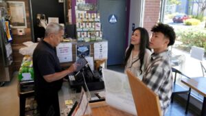 California yêu cầu khai báo chất gây dị ứng trong thực đơn nhà hàng 25 California yêu cầu khai báo chất gây dị ứng trong thực đơn nhà hàng