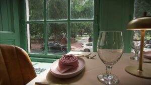 Rockwell & Rose Mở Cửa Tại Trung Tâm Curtis, Phục Vụ Bít Tết & Hải Sản Kiểu Mới Lạ 2 Rockwell & Rose Mở Cửa Tại Trung Tâm Curtis, Phục Vụ Bít Tết & Hải Sản Kiểu Mới Lạ