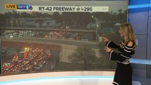 Xe Lật Gây Kẹt Xe Lớn Trên Xa Lộ 42 Hướng Nam Tại Bellmawr, New Jersey 4 Xe Lật Gây Kẹt Xe Lớn Trên Xa Lộ 42 Hướng Nam Tại Bellmawr, New Jersey