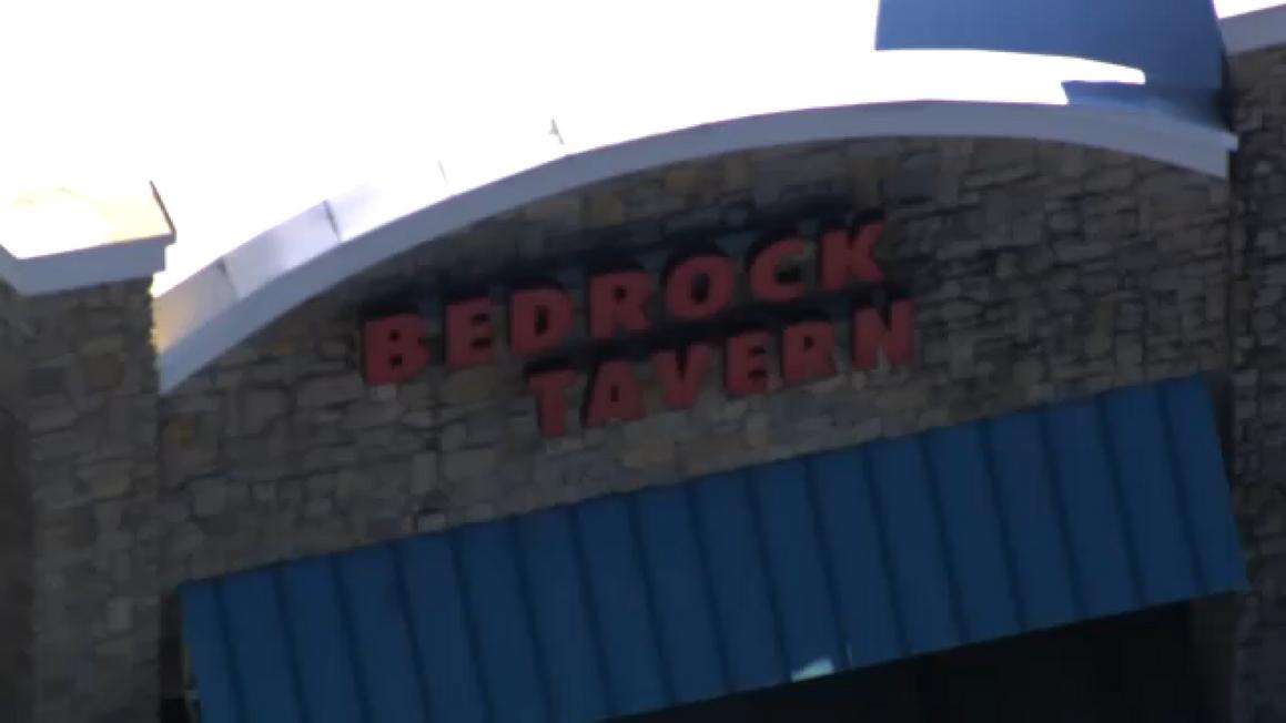 Cơ quan chức năng Texas điều tra nghi vấn nhiễm độc đồ uống tại một quán bar ở Cypress 1 18015302 101525 ktrk bedrock tavern img