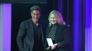 Debra O'Connell nhận Huy chương Vàng tại Giải thưởng IRTS 2025 7 Debra O’Connell nhận Huy chương Vàng tại Giải thưởng IRTS 2025