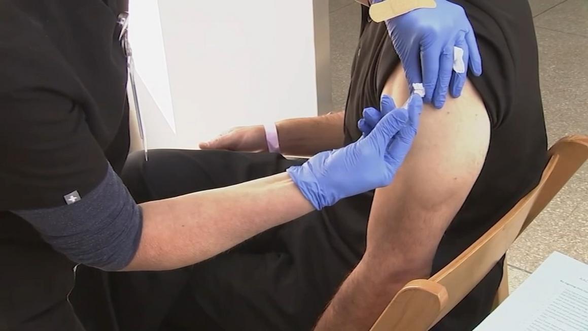 18015863 101525 kgo covid vax access img